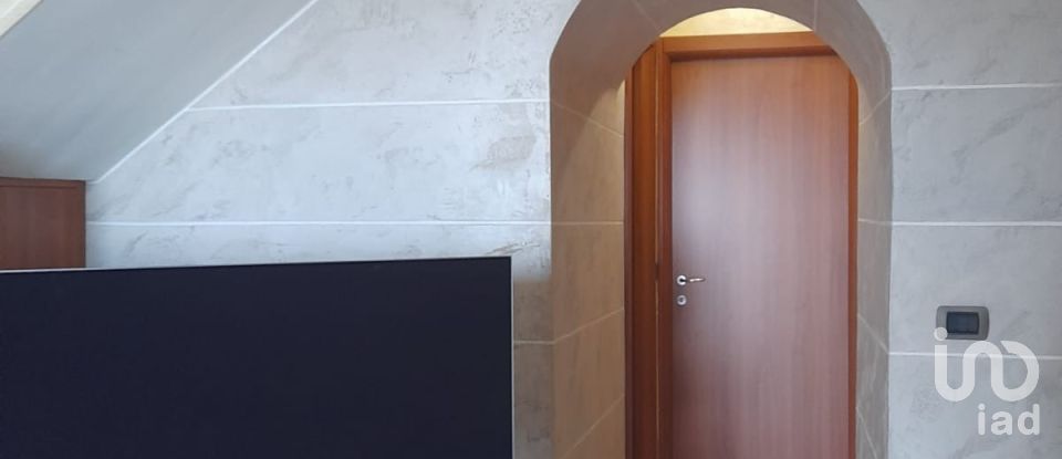 Casa indipendente / Villa 12 locali di 320 m² in Cellino Attanasio (64036)