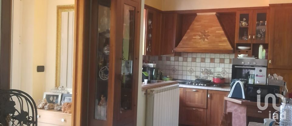 Casa indipendente / Villa 12 locali di 320 m² in Cellino Attanasio (64036)