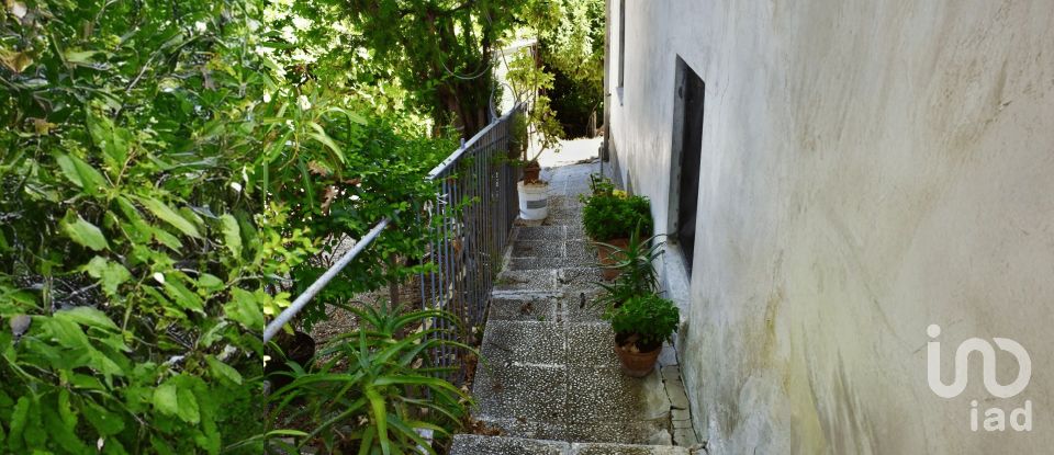 Casa indipendente / Villa 6 locali di 129 m² in Staffolo (60039)