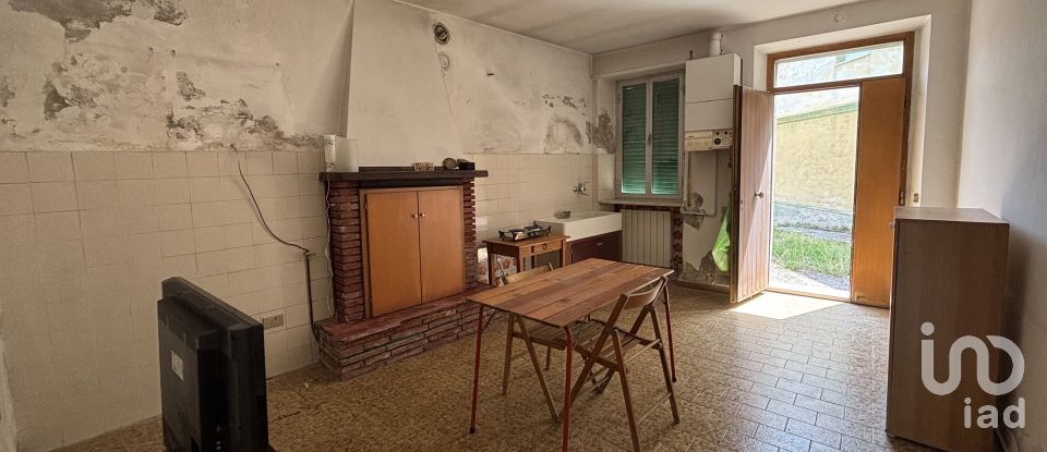 House 9 rooms of 200 m² in Fabriano (60044)
