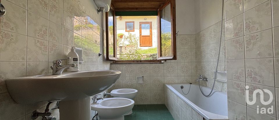 House 9 rooms of 200 m² in Fabriano (60044)