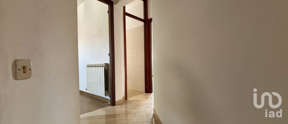 House 9 rooms of 200 m² in Fabriano (60044)