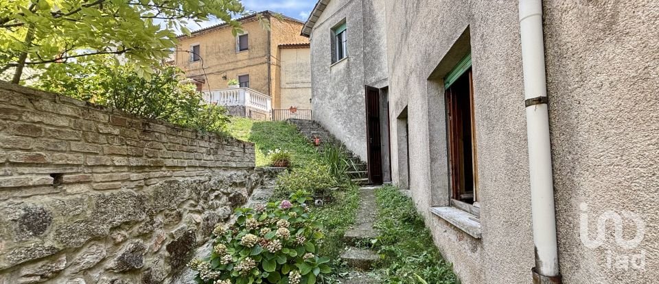 House 9 rooms of 200 m² in Fabriano (60044)