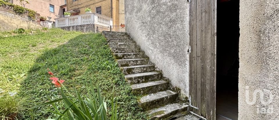 House 9 rooms of 200 m² in Fabriano (60044)