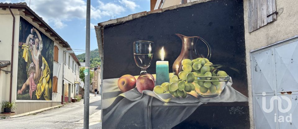 House 9 rooms of 200 m² in Fabriano (60044)