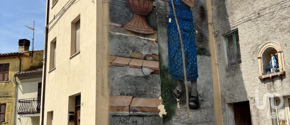 House 9 rooms of 200 m² in Fabriano (60044)