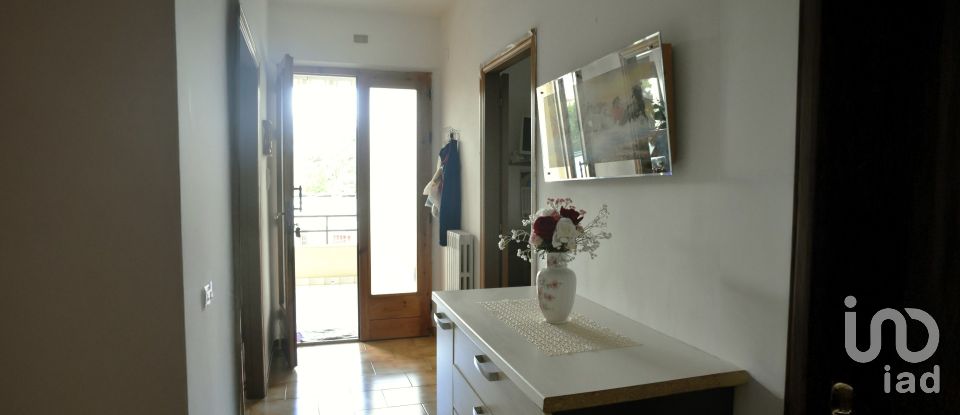 Appartamento 5 locali di 113 m² a Santa Maria Nuova (60030)