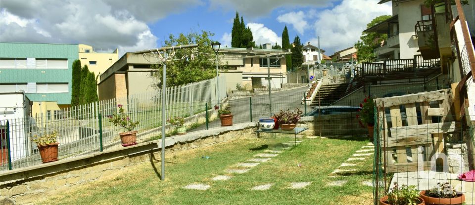 Appartamento 5 locali di 113 m² a Santa Maria Nuova (60030)