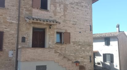Lodge 3 rooms of 180 m² in Fossato di Vico (06022)
