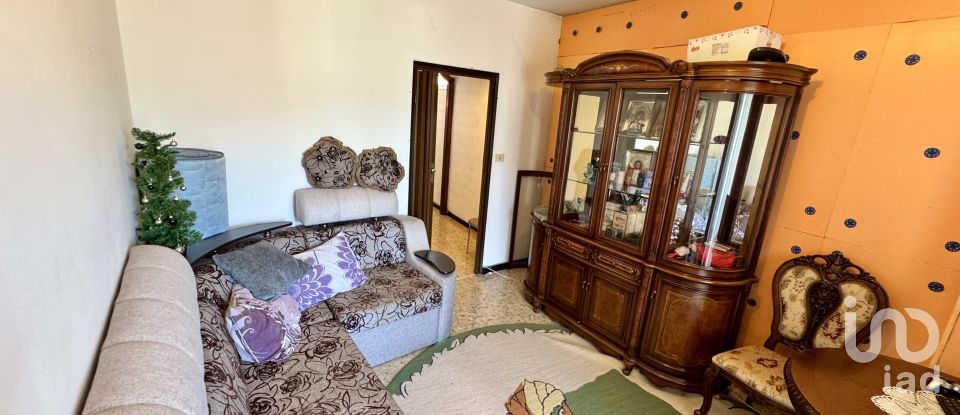 Trilocale di 123 m² a Busalla (16012)