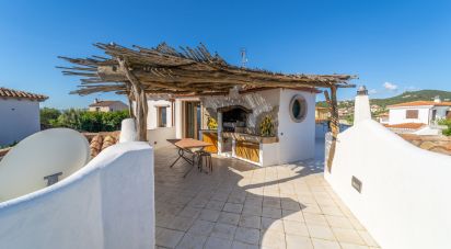 Casale 10 locali di 350 m² in Olbia (07026)