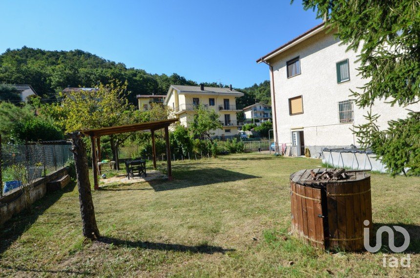 Appartamento 7 locali di 168 m² a Carcare (17043)