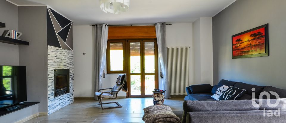 Appartamento 7 locali di 168 m² a Carcare (17043)