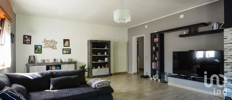 Appartamento 7 locali di 168 m² a Carcare (17043)