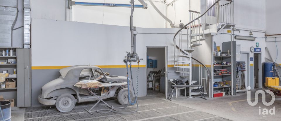 Warehouse of 500 m² in Loreto (60025)