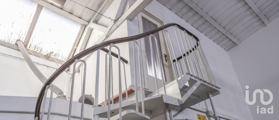 Warehouse of 500 m² in Loreto (60025)