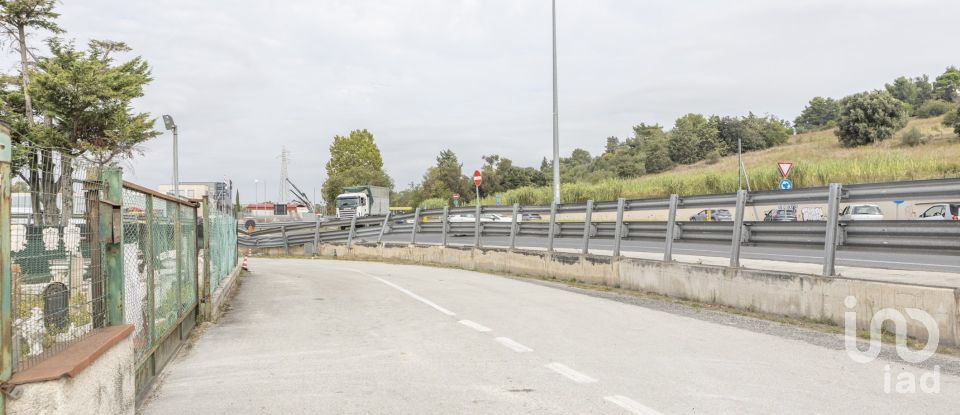 Warehouse of 500 m² in Loreto (60025)