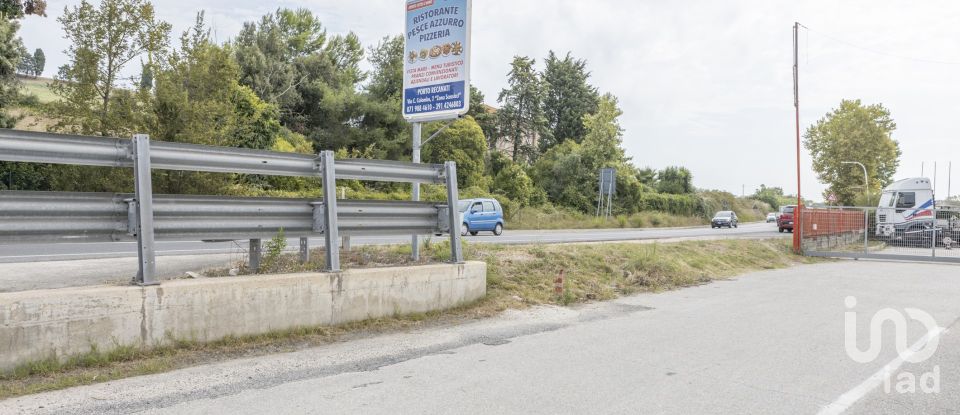 Warehouse of 500 m² in Loreto (60025)