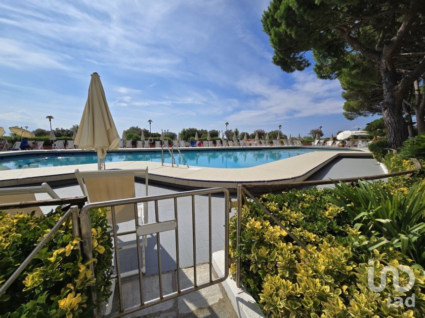 One-room apartment of 32 m² in Arenzano (16011)