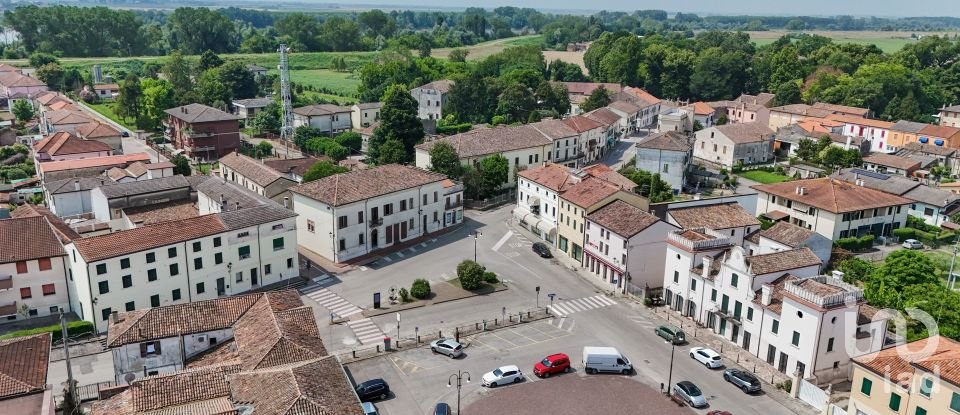 Palazzo / Stabile di 269 m² in Crespino (45030)