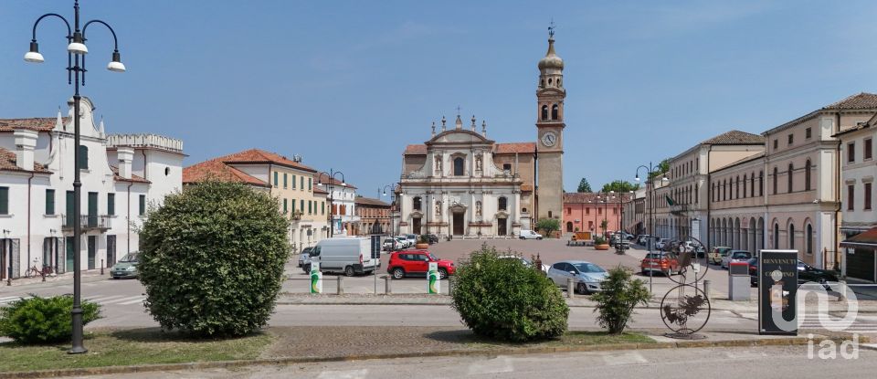 Palazzo / Stabile di 269 m² in Crespino (45030)