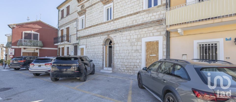 Block of flats 2 rooms of 60 m² in Numana (60026)