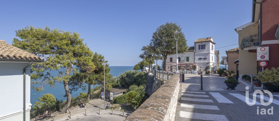 Block of flats 2 rooms of 60 m² in Numana (60026)