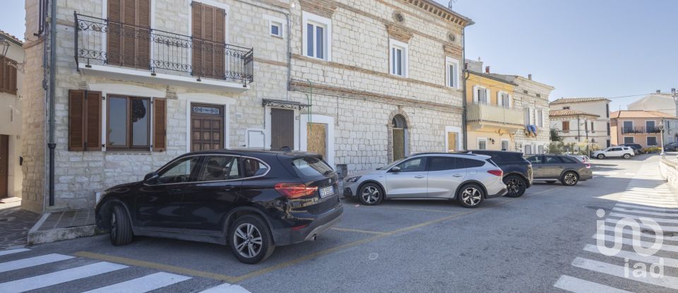 Block of flats 2 rooms of 60 m² in Numana (60026)