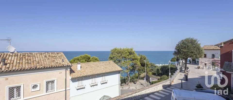 Block of flats 2 rooms of 60 m² in Numana (60026)