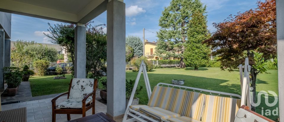 Casale 10 locali di 450 m² in Castiglione delle Stiviere (46043)