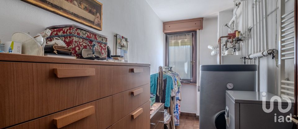 Casale 10 locali di 450 m² in Castiglione delle Stiviere (46043)