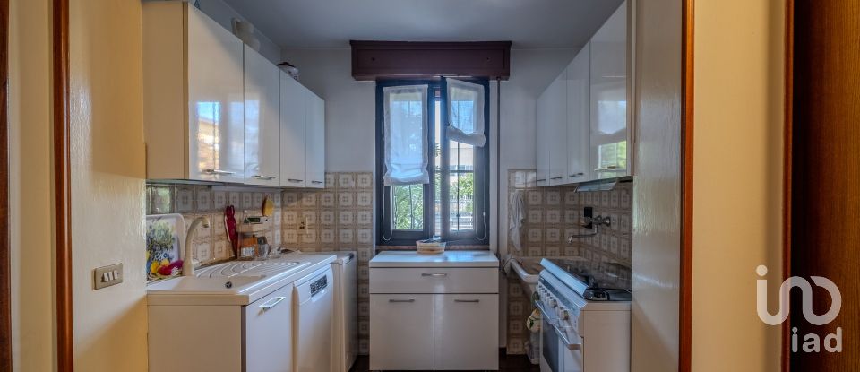 Casale 10 locali di 450 m² in Castiglione delle Stiviere (46043)