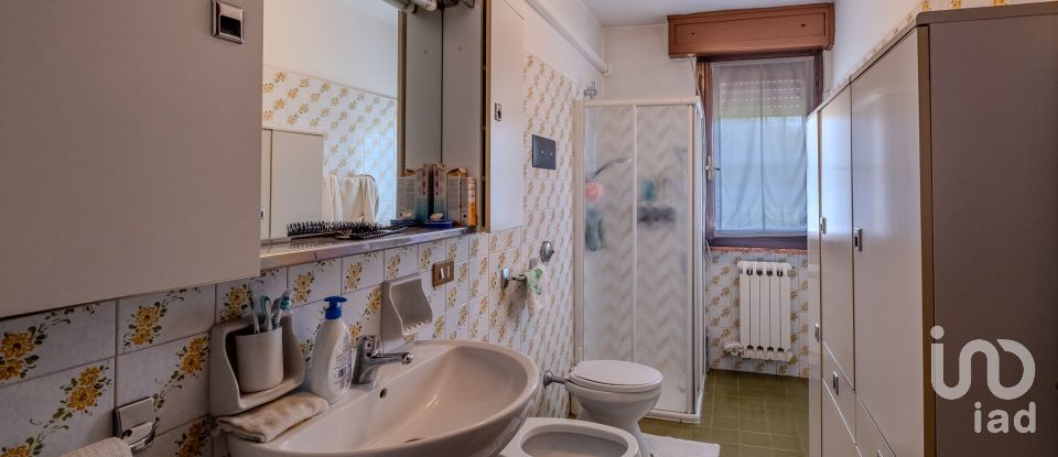 Casale 10 locali di 450 m² in Castiglione delle Stiviere (46043)