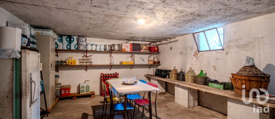 Casale 10 locali di 450 m² in Castiglione delle Stiviere (46043)