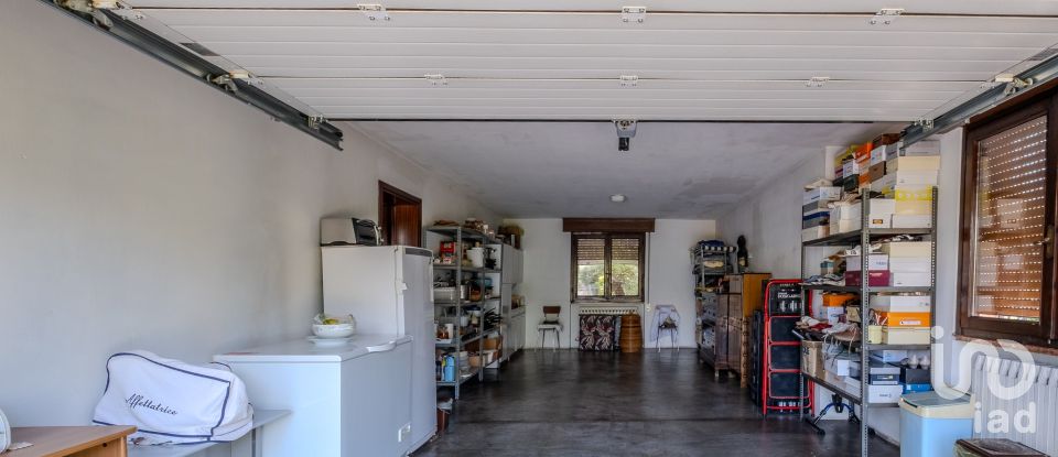 Casale 10 locali di 450 m² in Castiglione delle Stiviere (46043)