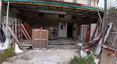 Negozio / locale commerciale di 757 m² in Genova (16152)