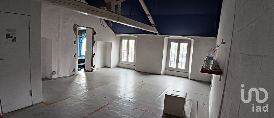 Negozio / locale commerciale di 757 m² in Genova (16152)