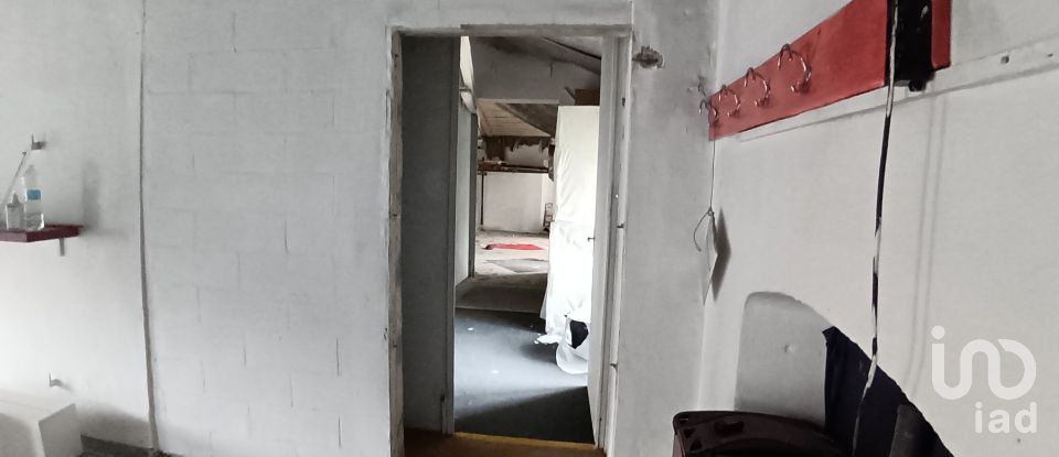 Negozio / locale commerciale di 757 m² in Genova (16152)