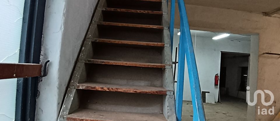 Negozio / locale commerciale di 757 m² in Genova (16152)