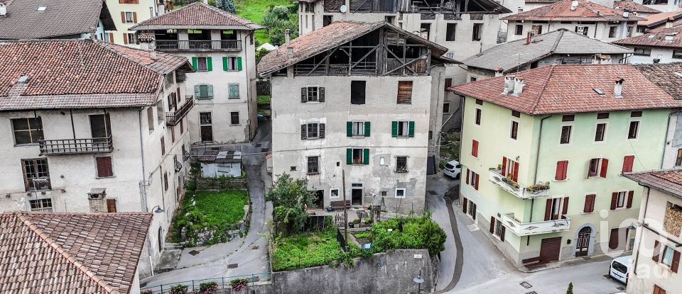 Palazzo / Stabile 10 locali di 450 m² a Cimego (38082)