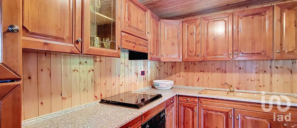 House 5 rooms of 172 m² in Nus (11020)