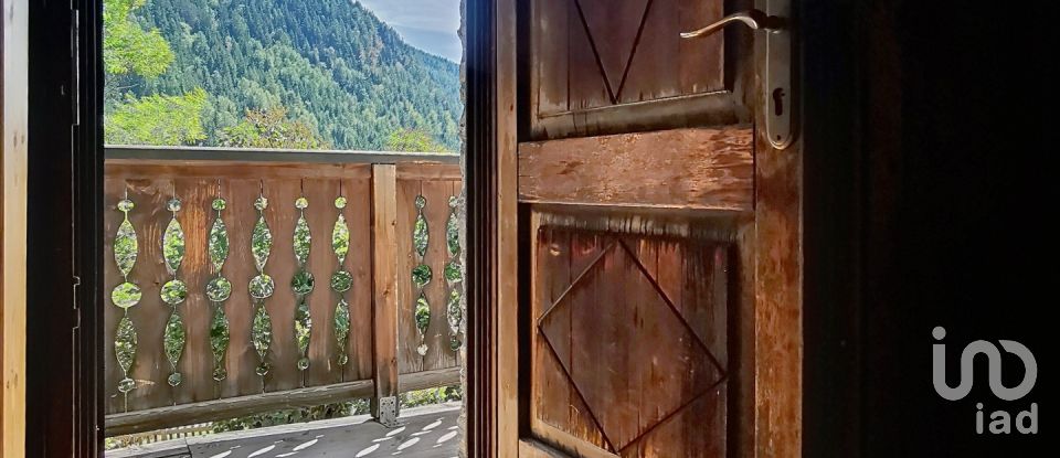 House 5 rooms of 172 m² in Nus (11020)