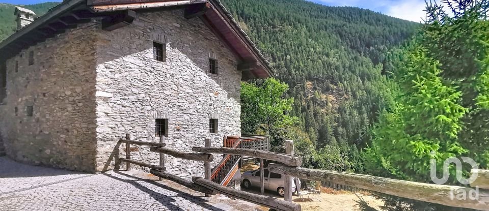 House 5 rooms of 172 m² in Nus (11020)