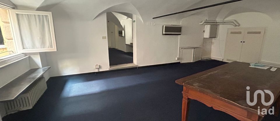 Negozio / locale commerciale di 120 m² in Genova (16123)