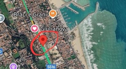 Negozio / locale commerciale di 1.193 m² in Giulianova (64021)