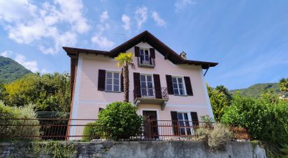 Villa storica 6 locali di 176 m² in Oggebbio (28824)