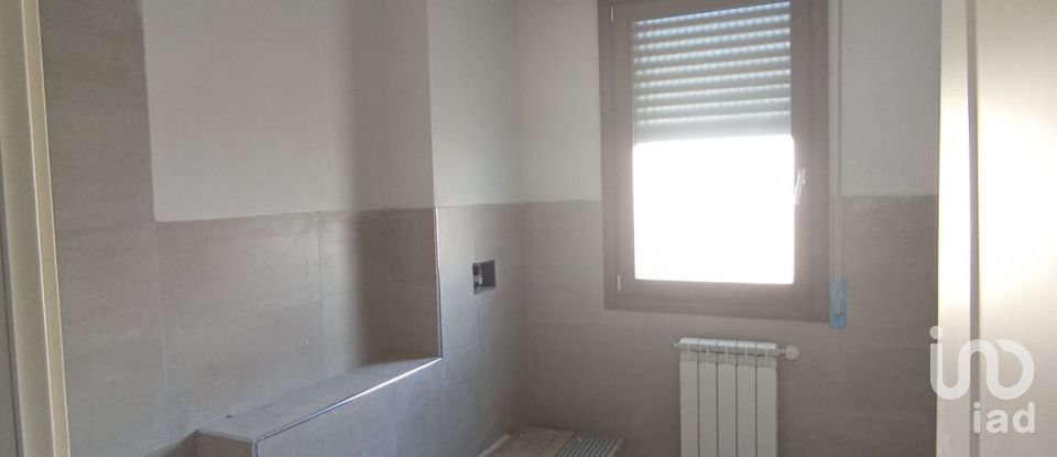 Three-room apartment of 90 m² in Agliana (51031)