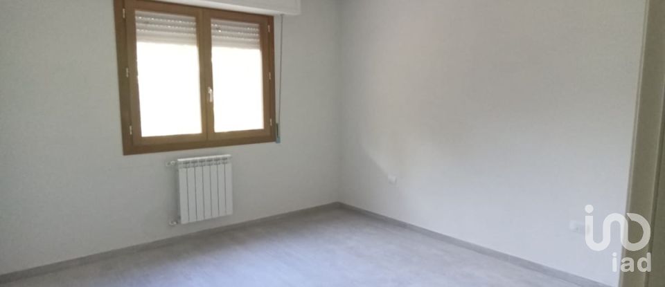 Three-room apartment of 90 m² in Agliana (51031)