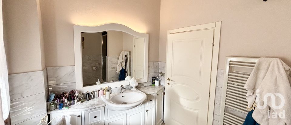 Appartamento 7 locali di 143 m² a Firenze (50144)