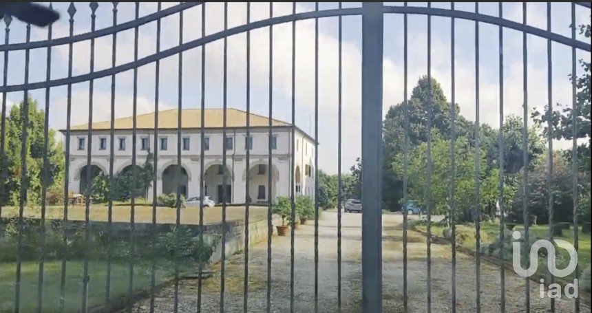 Casale 0 locali di 700 m² in Villadose (45010)